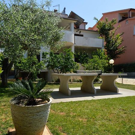 Apartment Silvia By Interhome Pula Exterior photo